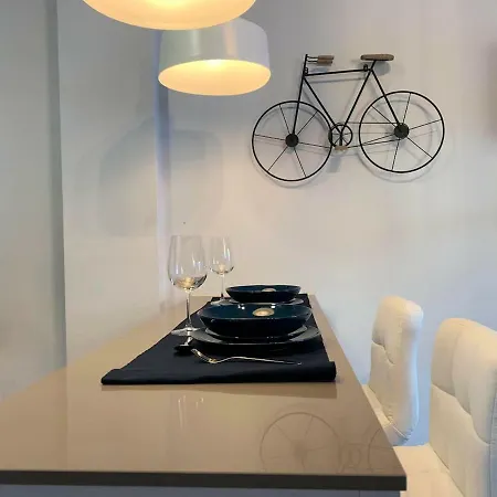 Luz Y Tranquilidad En El Casco Historico - Parking Gratis 아파트 *